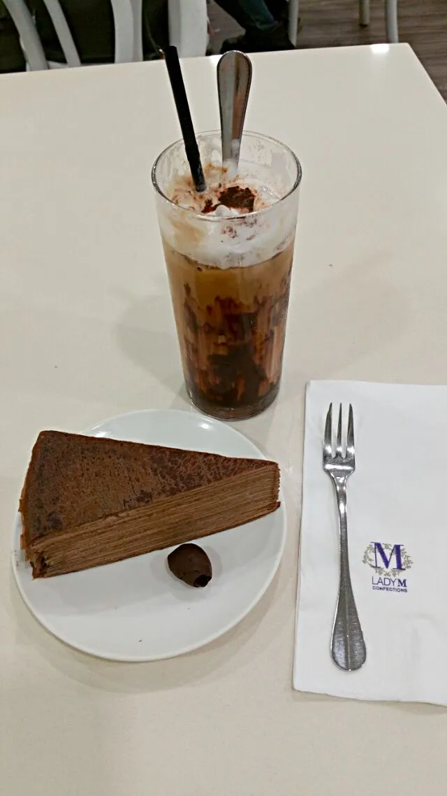 Chocolate Mille Crepe + Iced Cafe mocha 😍🙇 Sunday treat😋|🌷lynnlicious🌷さん