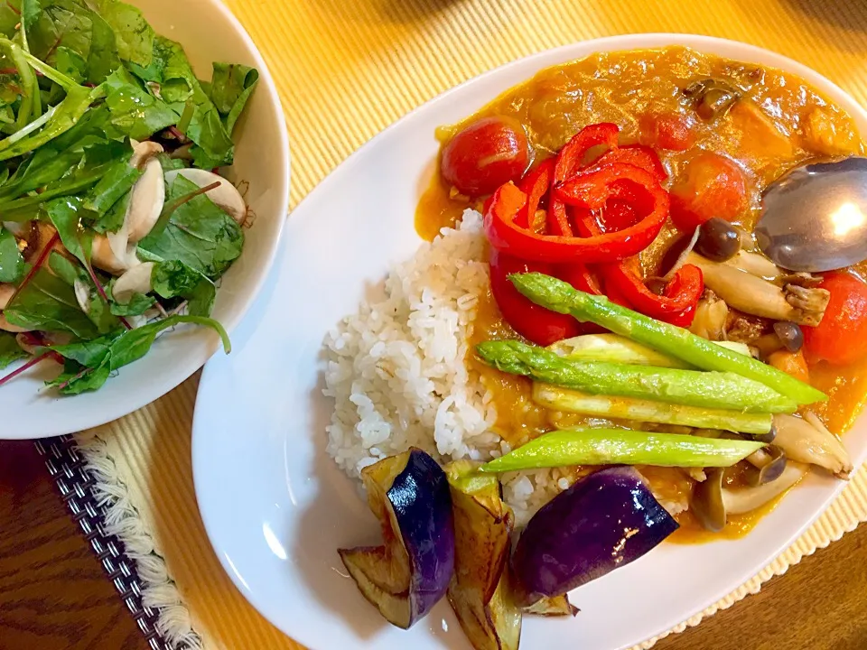 Snapdishの料理写真:夏野菜カレー！|まりまりさん