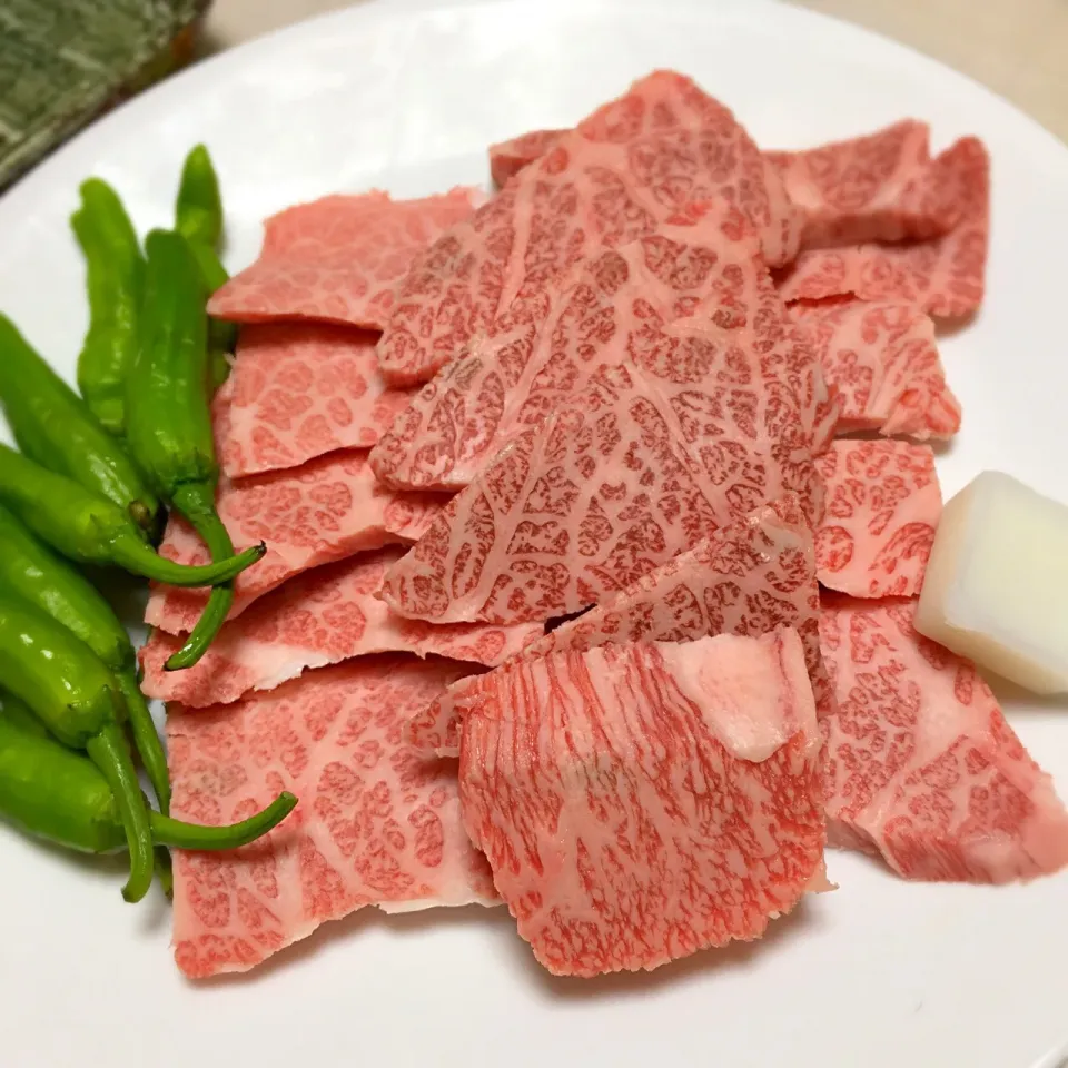 宮崎Aランク牛肉
これから焼肉します^_^|Noriyuki Saitoさん