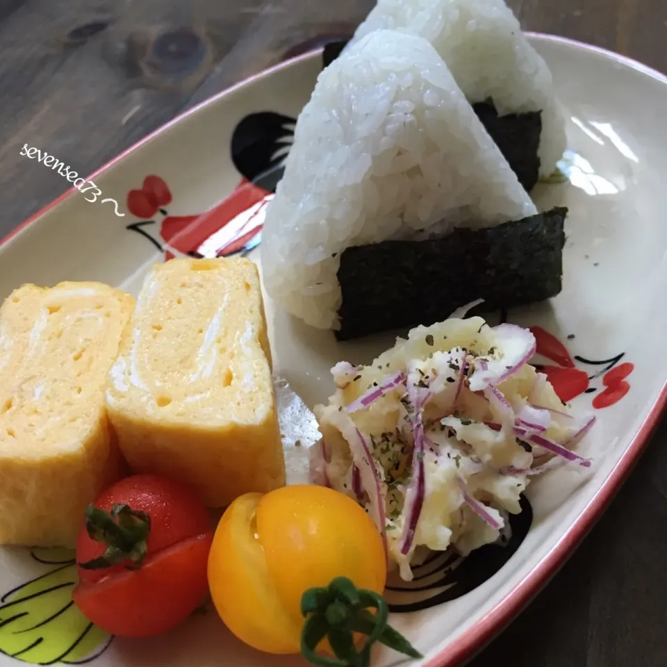 Snapdishの料理写真:おむすびたまご🍙🥚🐓🌞#コーズのおむすび|七海さん