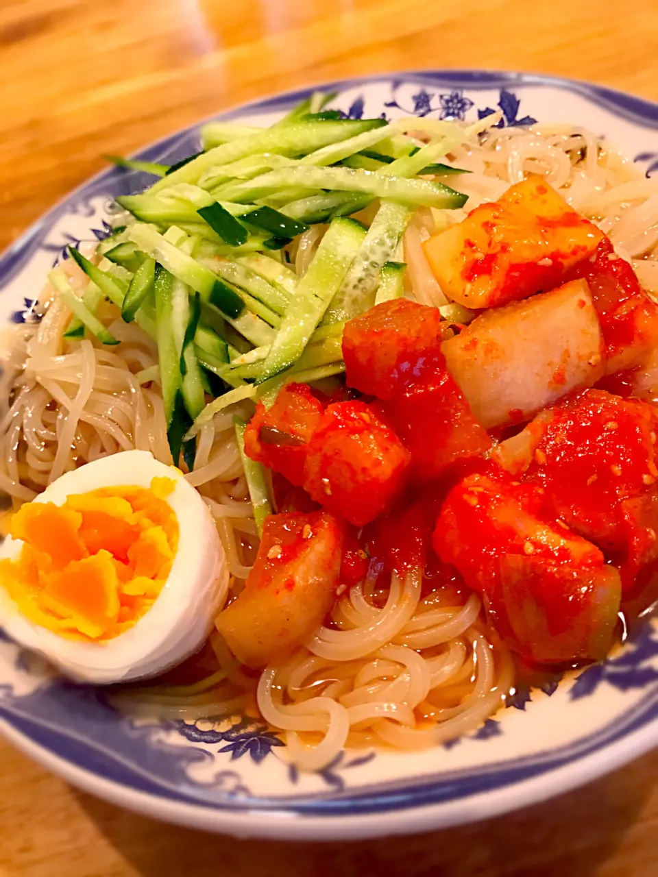 韓国冷麺を作ってみたよ〜！カクテキ多めでね〜|Tomyさん