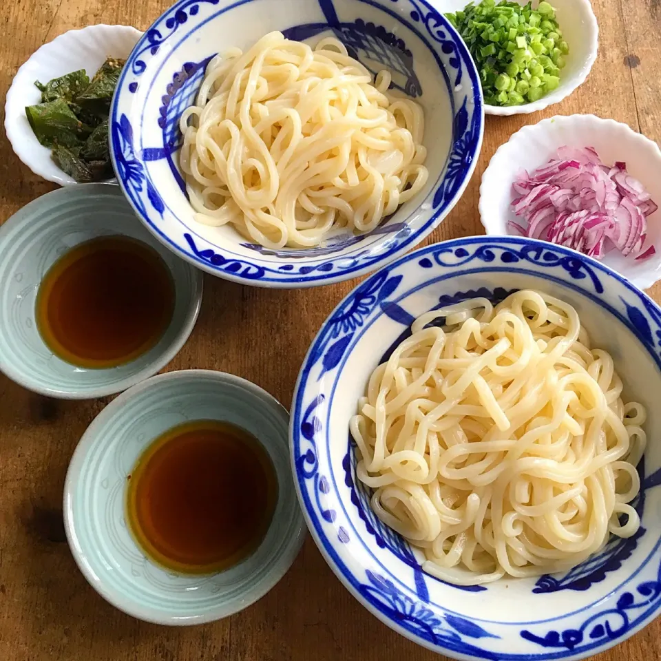 Snapdishの料理写真:夏休みの昼ごはん‼︎
#お昼ごはん #昼ごはん #ランチ #lunch #うどん #讃岐うどん #薬味たっぷり #ふたりごはん #ふたりぐらし|Yoshinobu Nakagawaさん