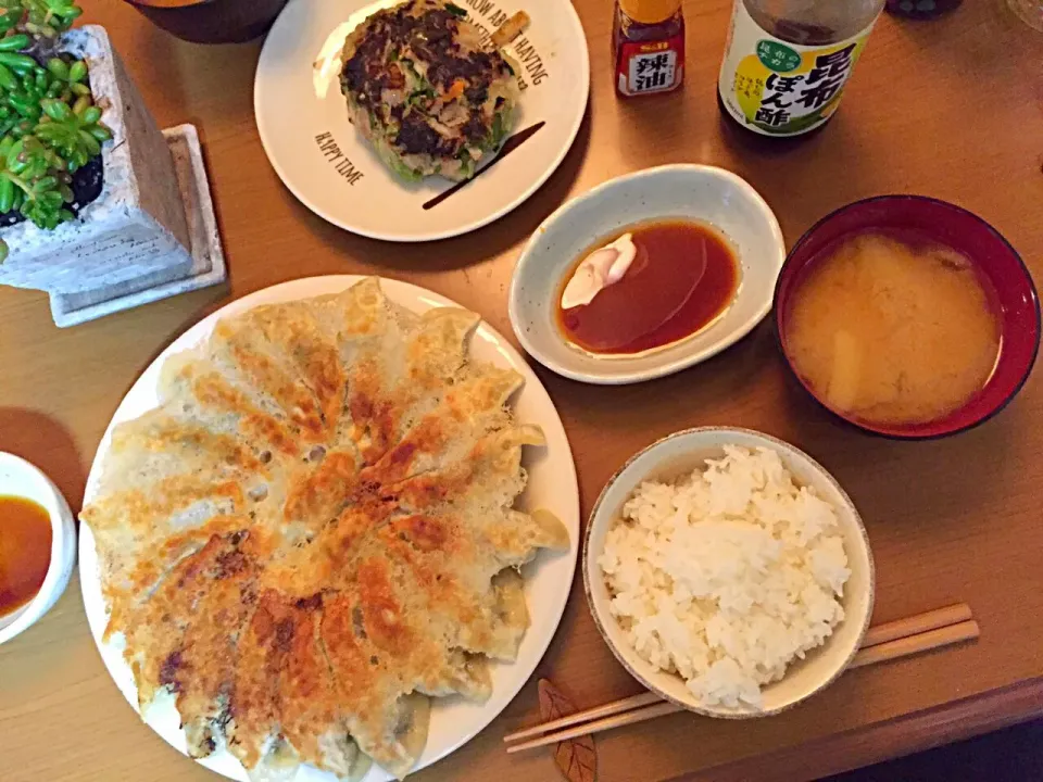 給料日前にて、餃子♪|Emiko Kikuchiさん