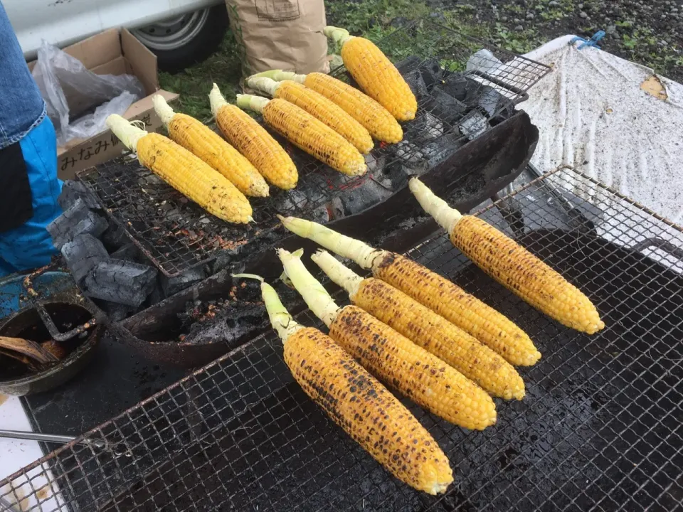 Snapdishの料理写真:#阿蘇山大観峰付近で食べたトウモロコシ|畑田 成治さん