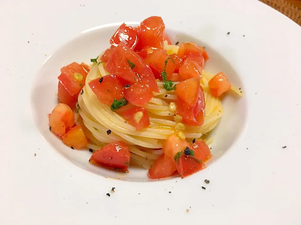 簡単！冷製パスタ#トマト#青ジソ#ニンニク#オリーブオイル#塩のみ|Tsugumiさん