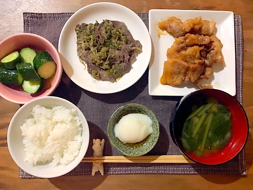 焼肉、小松菜の味噌汁、温泉たまご|せさん