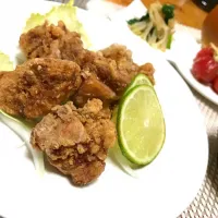 Snapdishの料理写真:唐揚げは豆板醤で下味を( ´∀｀)|♡non♡さん