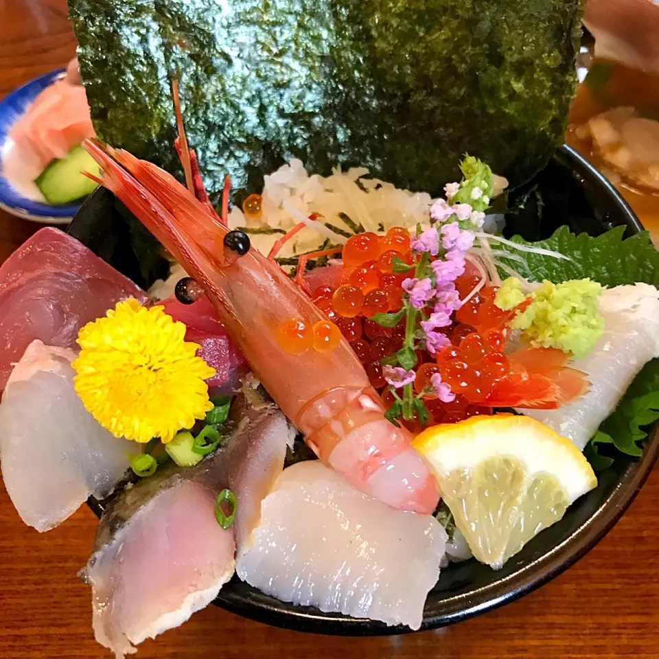 Snapdishの料理写真:5地層丼どーん🦐🐟🍚@岩手田野畑北川食堂|saoricocoさん