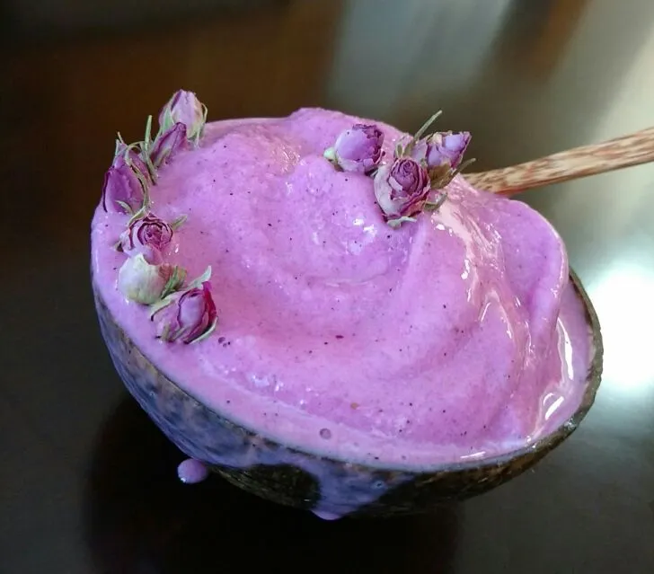 pink pitaya Smoothie bowl|paulaさん