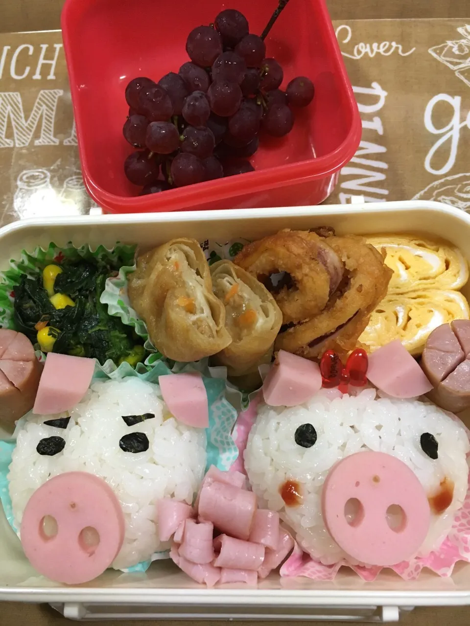 夏休み2017学童弁当 ブタさんカップル🐽
#学童弁当 #お弁当 #夏休みお弁当 #夏休み #ブタさん#ブタ#カップル|こむぎさん