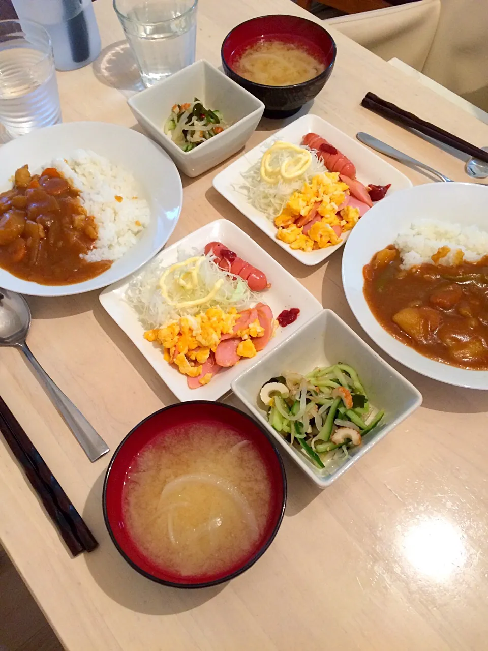 今日の朝食だよぉ〜2017/08/15 
カレーライス🤣🤣🤣|Booパパさん