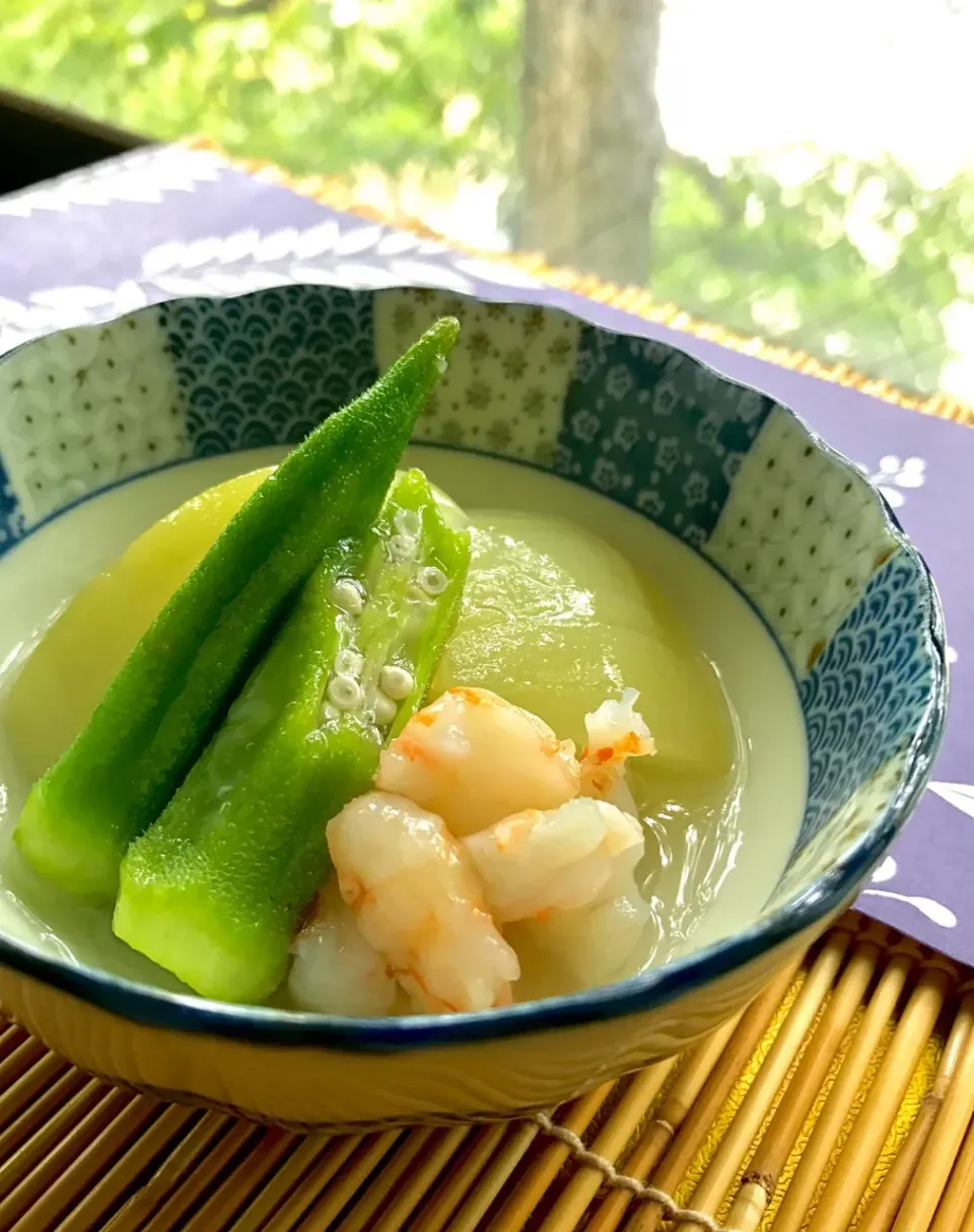 昼ごはん  冬瓜とオクラとむき海老の炊き合わせ。ひんやり冷やして❄️|砂雪さん