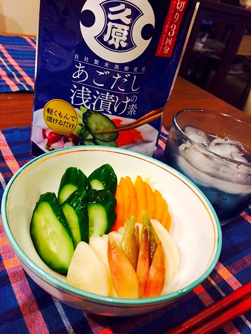 Snapdishの料理写真:ゆみちゃんからの🎁浅漬けの素で味わい深いの簡単お漬け物🥒|Norikoさん