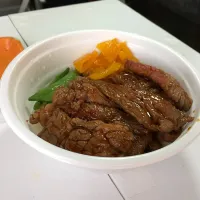 ステーキ丼|Yukie Kurakaneさん