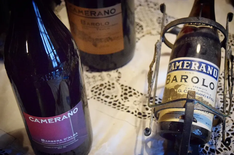 CAMERANO

Da oltre 140 anni, dal lontano 1875, la famiglia Camerano produce Barolo di Barolo

https://job.inshokuten.com/s/kanto/work/detail/17088

#CAMERANO
#b|今井 和正さん