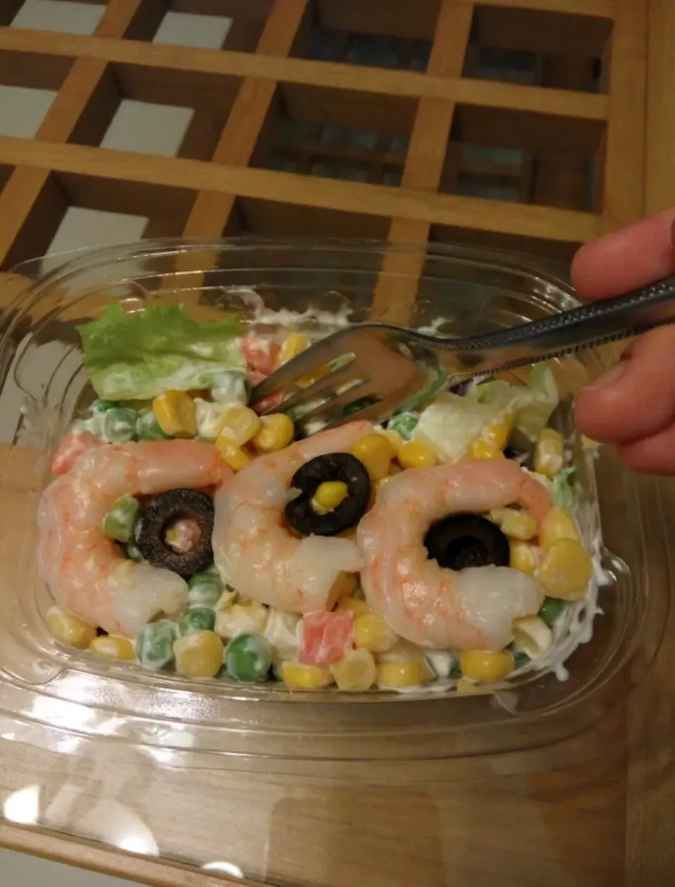 Shrimp, Olive, Carrot, Corn, Pea, Potato, Romaine Lettuce|Athenaさん