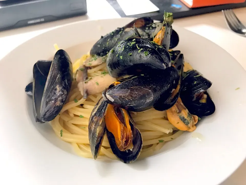 ムール貝とオリーブのパスタ🍝|女神さん