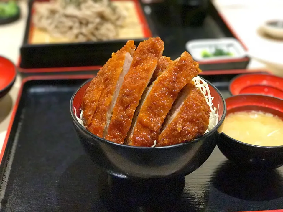 ソースかつ丼|マハロ菊池さん