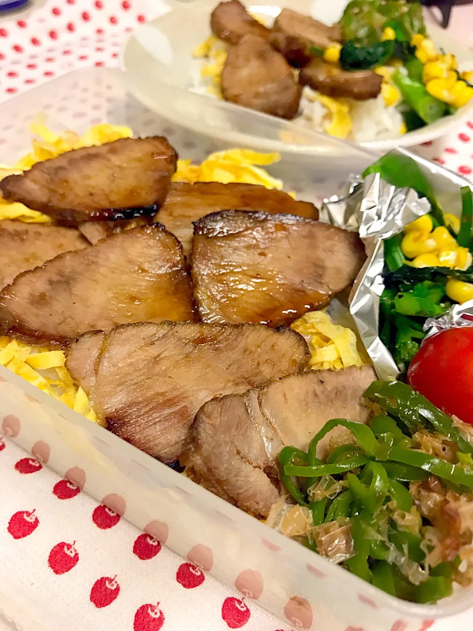 Snapdishの料理写真:8月16日お弁当#煮豚タッパー弁当米1合|Kumi Satouさん