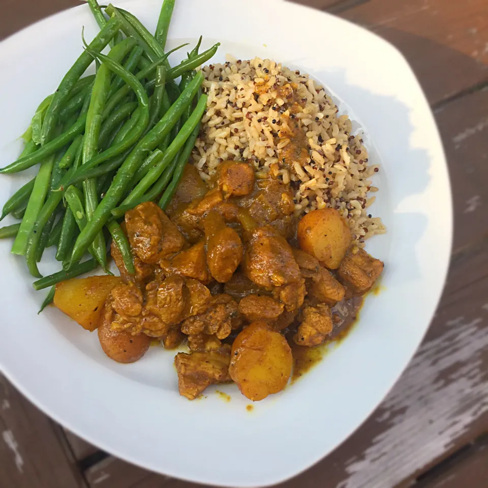 Curry Chicken. Brown Rice Quinoa, Green Beans|T.E.Dennisさん