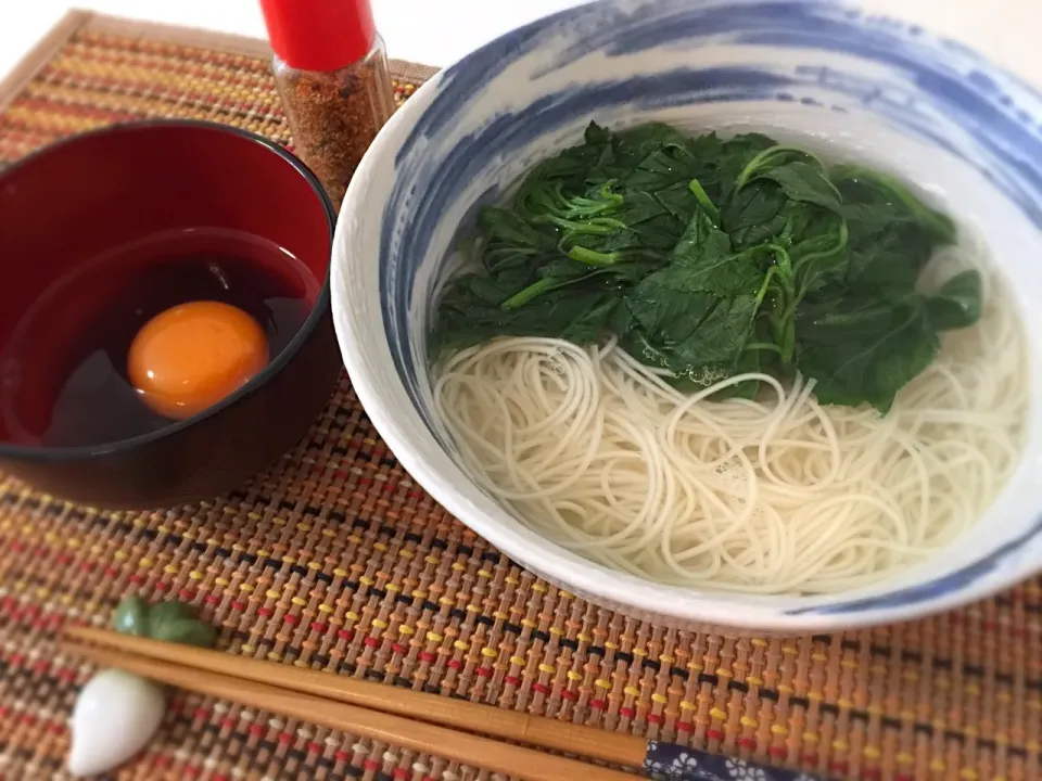 Snapdishの料理写真:夏でもアツアツ釜揚げそうめん🍲
食べたあとのお出汁をお湯で割るのも大好き❤|manchiさん