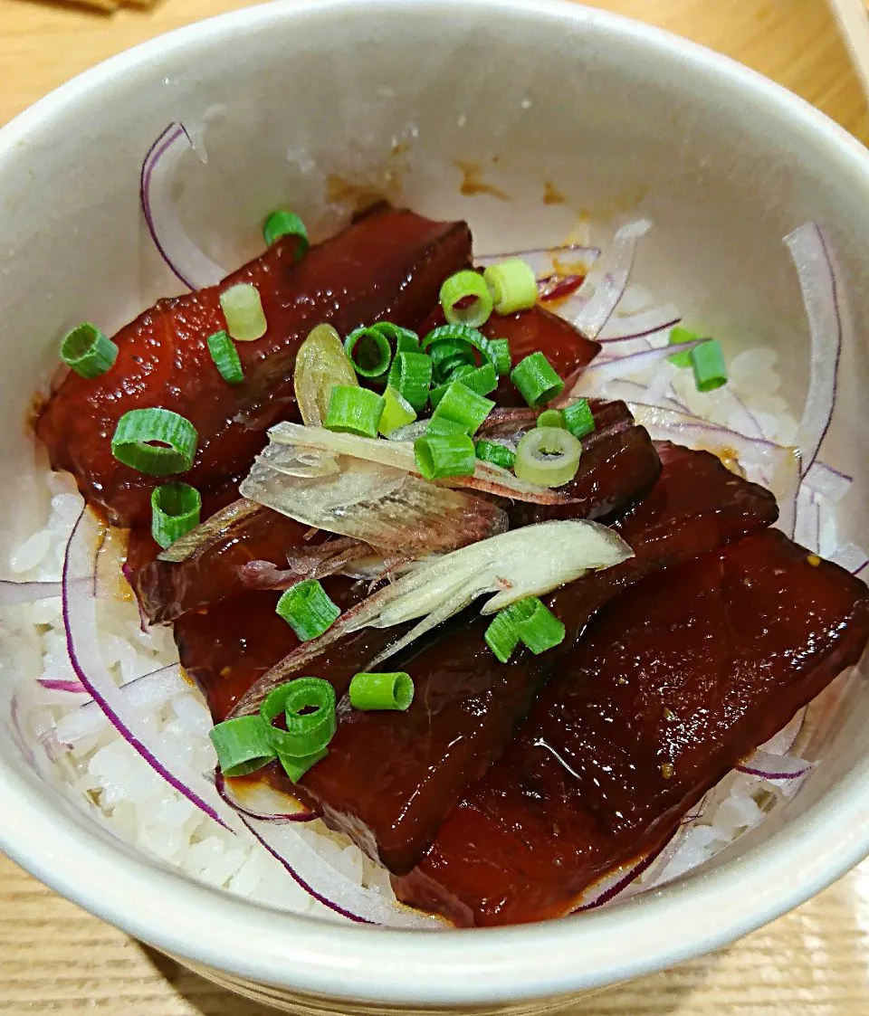 Snapdishの料理写真:マグロ丼|哲さん