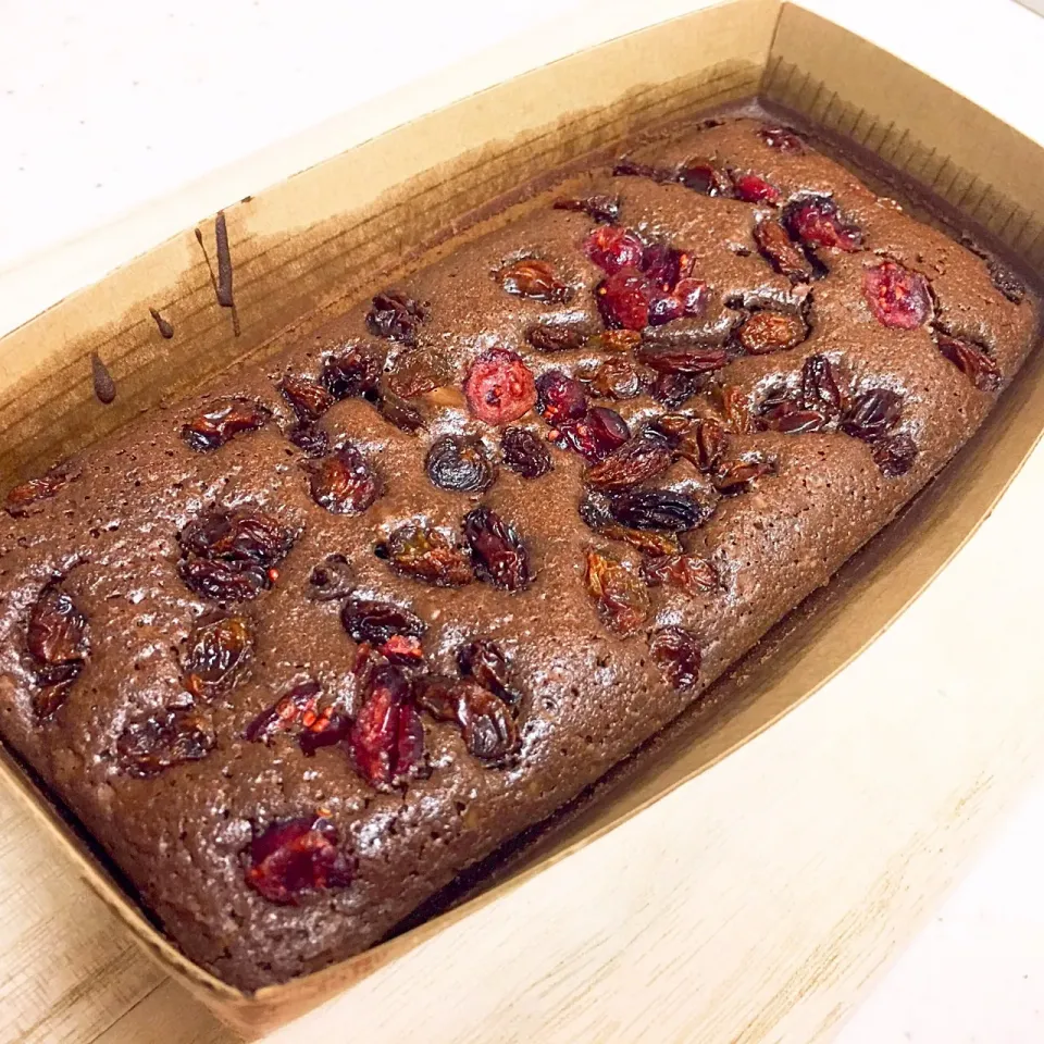 Snapdishの料理写真:Fruity chocolatey brownies|ケー ララ・ジョイさん