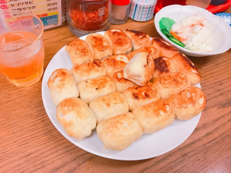 ホワイト餃子の焼き餃子20個                                                  おまけ＋1個|ちゃみこさん