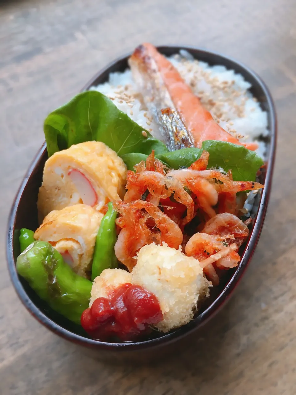 今日のお弁当
・桜エビかきあげ
・出汁巻き
・うずらのフライ|akiさん