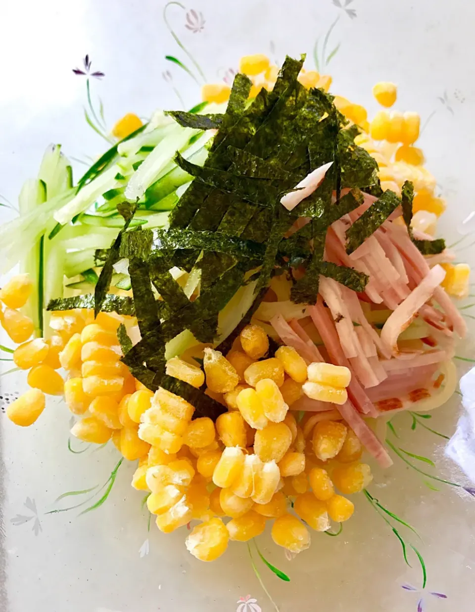 Snapdishの料理写真:讃岐うどん🌽うどん見えないけど🙄|みうのすけさん