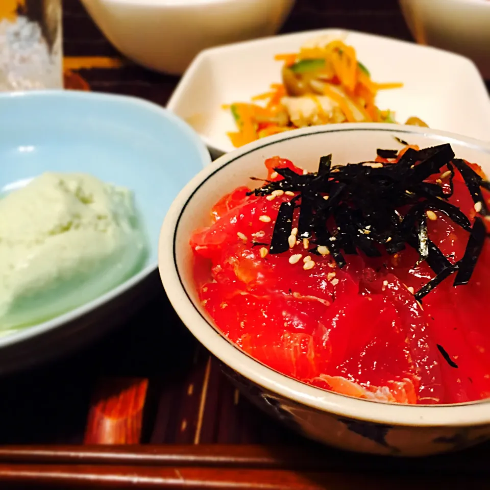 Snapdishの料理写真:お茶碗でミニ鮪漬け丼|むぎこさん