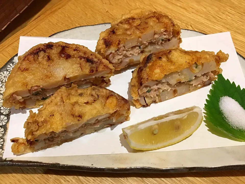 Snapdishの料理写真:蓮根のはさみ揚げ|ゆうじ.さん