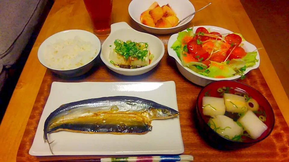 さんまの開き
トマトとカイワレのサラダ
麩のお吸い物
冷ややっこ
桃|かおちゃんさん