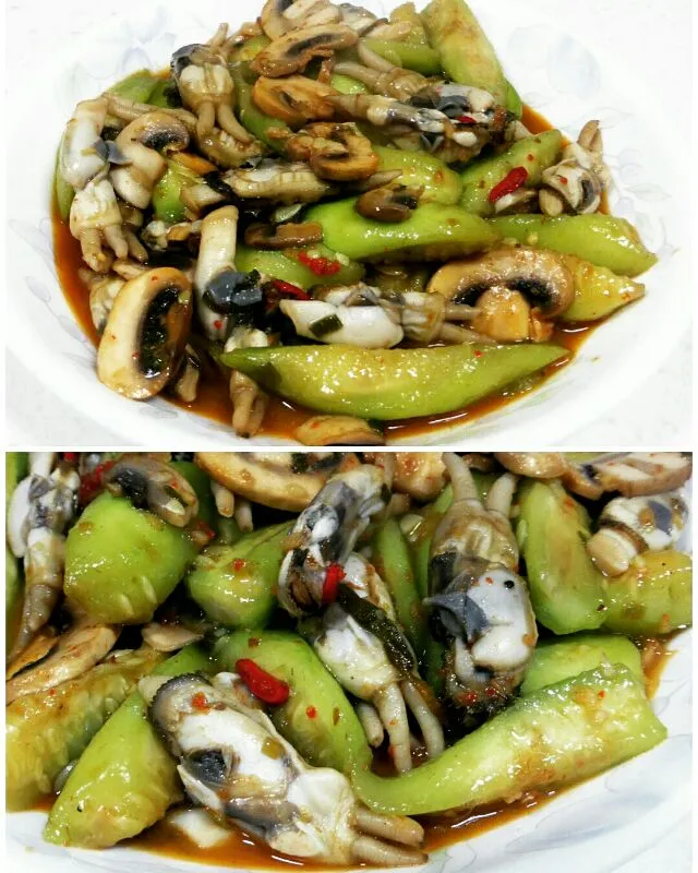 Snapdishの料理写真:stir-fried loofah and razor clams|steven z.y.さん