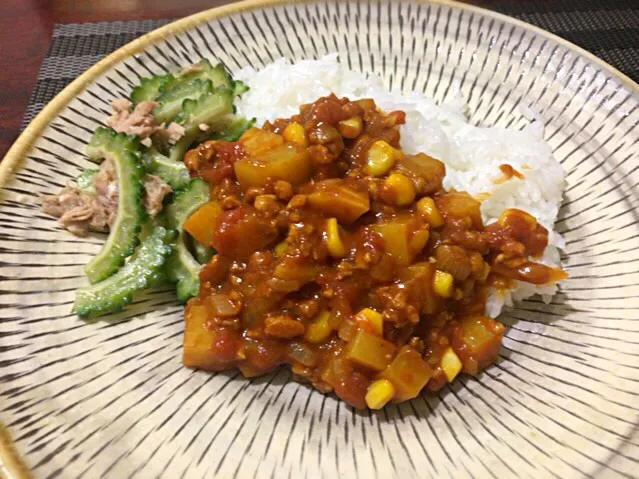 残り物ベジカレー 玉ねぎ、大豆ミート、とうもろこし、じゃがいも、植物性カレールー#vegetable #大豆ミート #vegan #curry|aiさん