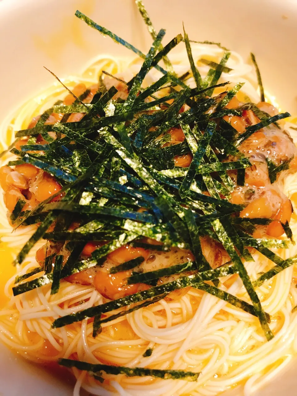 Snapdishの料理写真:納豆釜玉そうめん|あすかさん