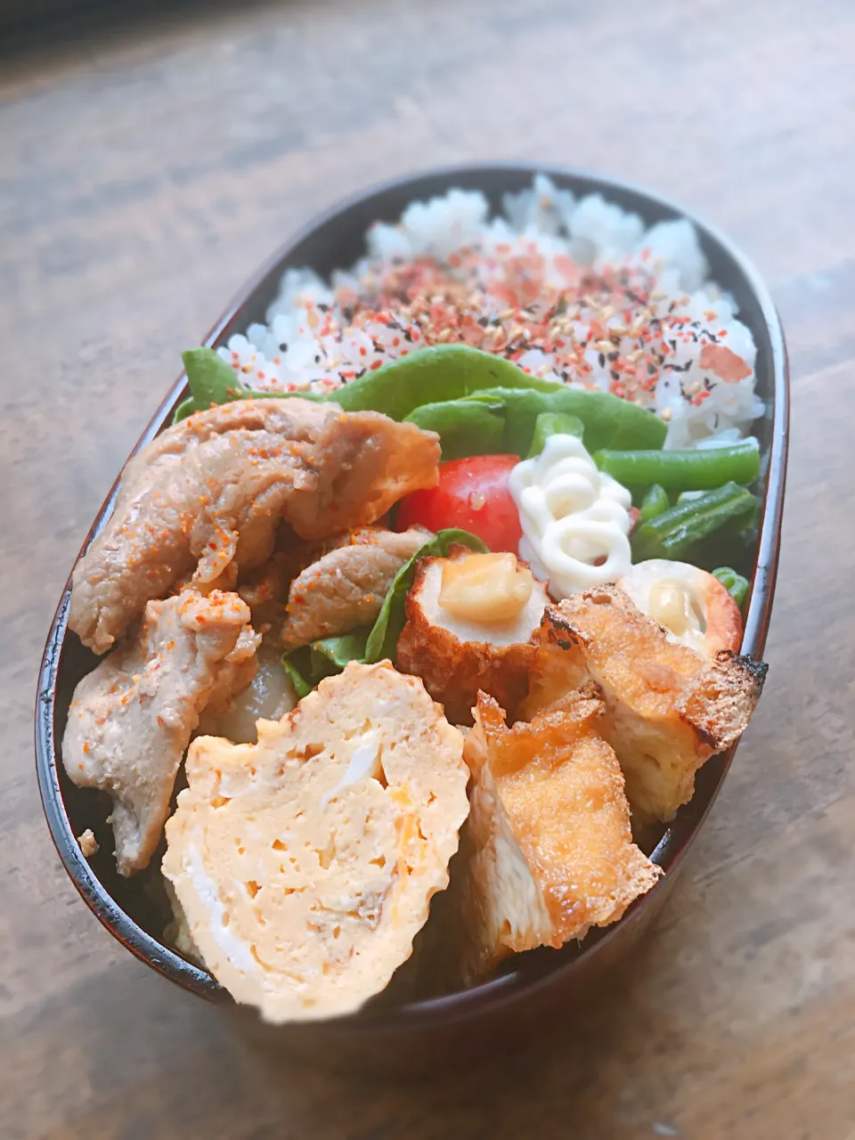 今日のお弁当
・豚生姜焼き
・だし巻き卵
・ちくわのチーズ焼|akiさん