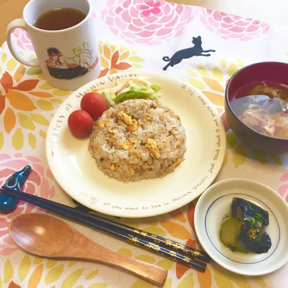 具は卵と椎茸だけ🍚手抜き炒飯|y u iさん