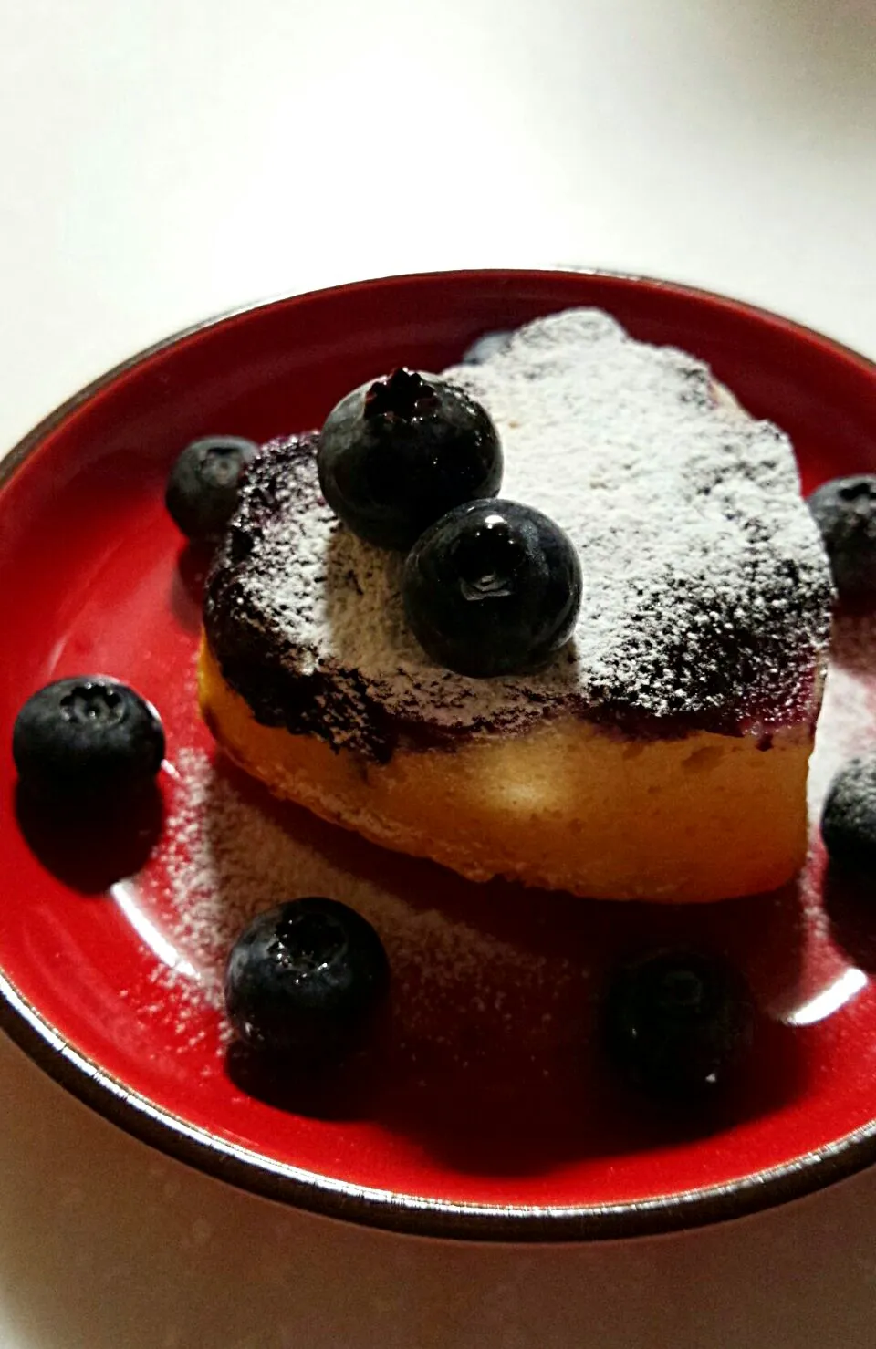 Snapdishの料理写真:とんちんさんの  外はカリッと中はふんわり、ブルーベリーのスクエアケーキ🎵|高野裕子さん