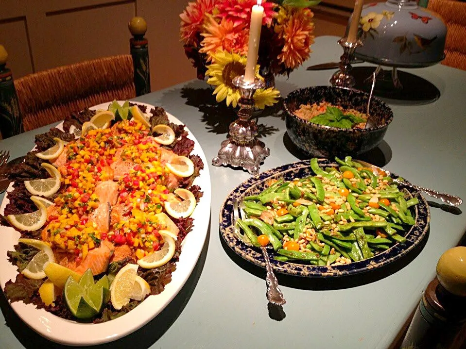 Grilled Salmon topped with mango salsa, sauteed green beans with cherry tomatoes & toasted pinenuts, and quinoa salad #dinnertime #summerdinner|🌺IAnneさん