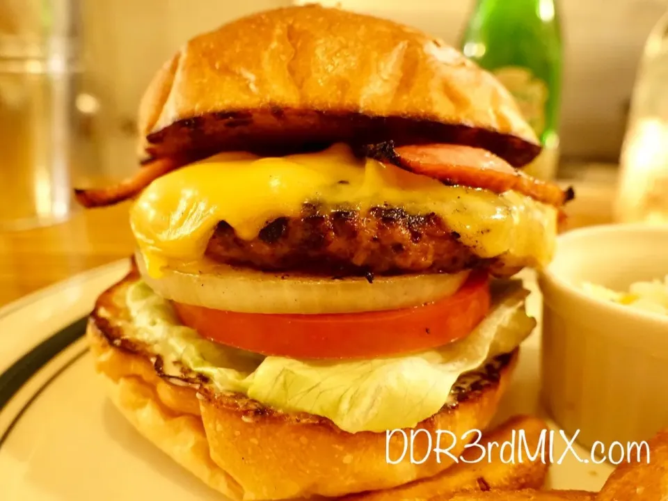 HAPPY THE BURGER STAND ベーコンチーズバーガー|ddr3rdmixさん