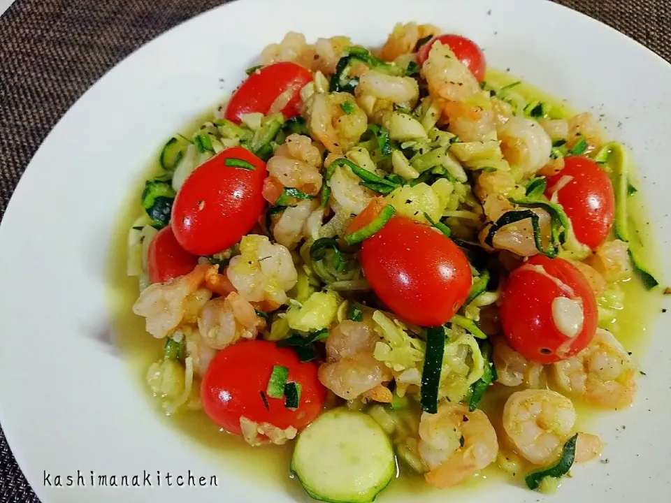 #zucchininoodlesandshrimpandtomatopasta #ズッキーニ麺の海老とトマトのパスタ  #anasrecipe  #Anasrecipe #snapdish #SnapDish  #kashimanakitchen #kash!manak!tchen|Kashimanakitchenさん