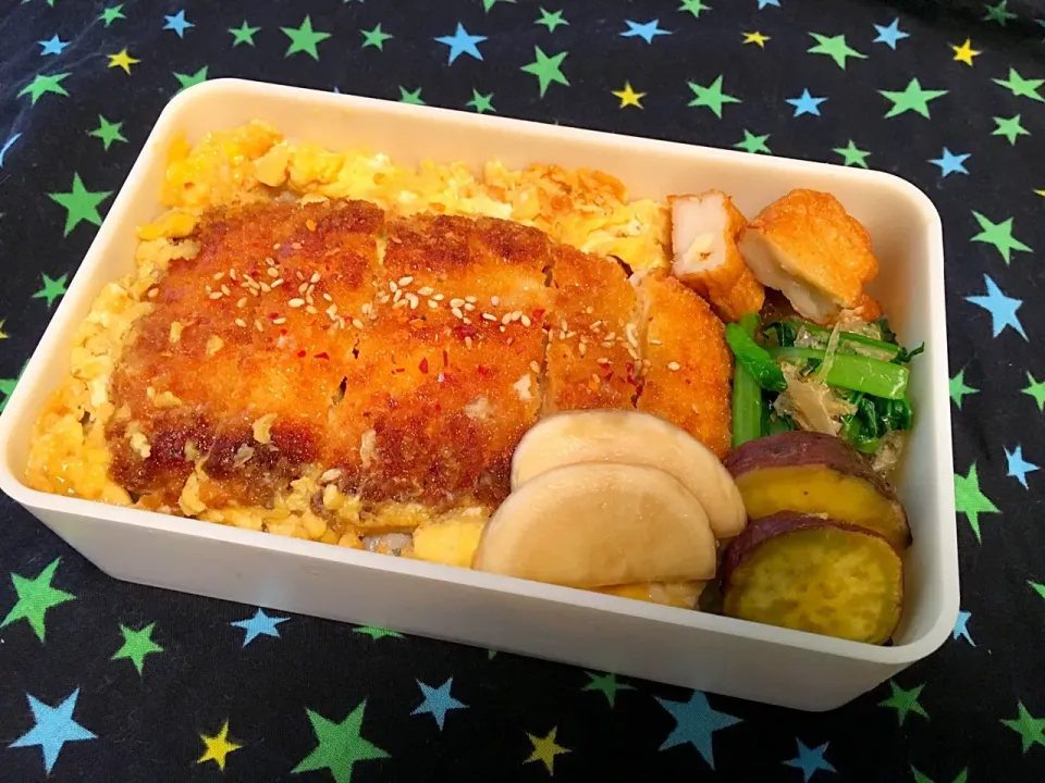 チキンカツ丼のお弁当。|Chiharuさん