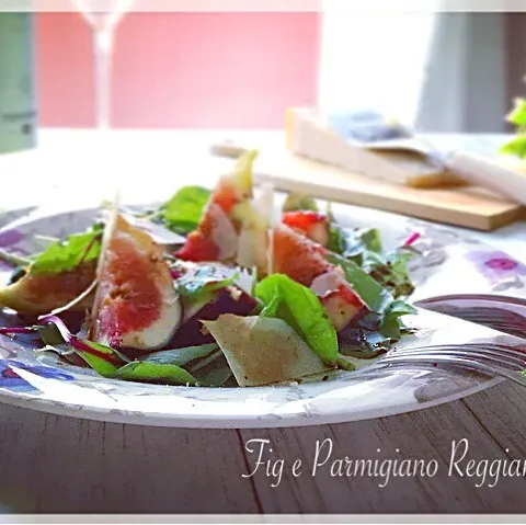 「パルミジャーノ・レッジャーノ（ParmigianoReggiano）」を使ってみたSnapdishの料理・レシピ写真:イチジクのサラダ🥗パルミジャーノ・レッジャーノのスライスがけ…