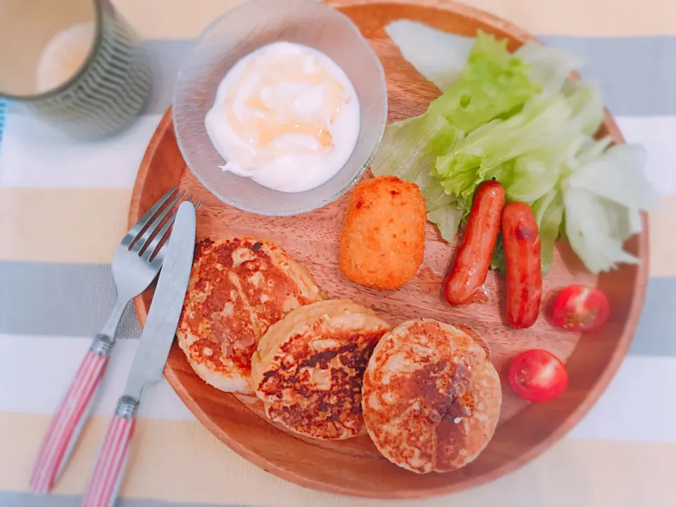 Snapdishの料理写真:＊ダイエット中でも安心！１枚150kcalのお豆腐のホットケーキ🥞|みじんこさん