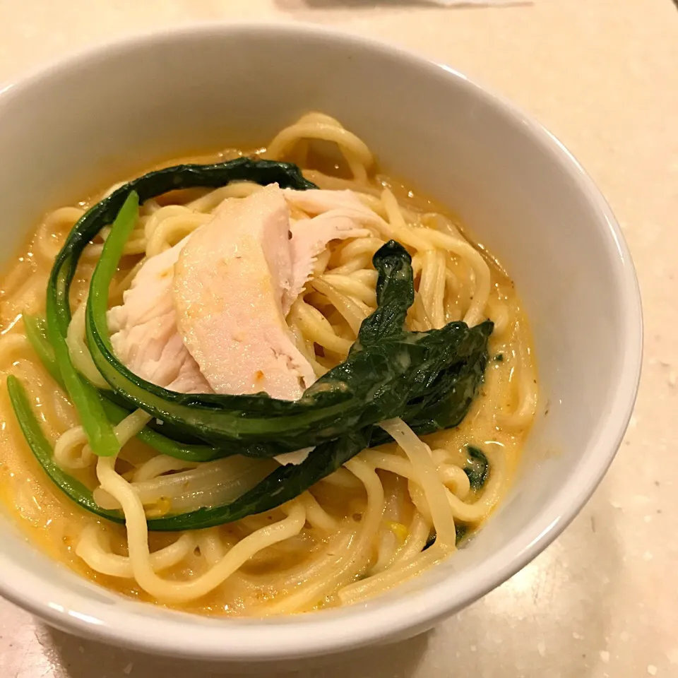 カルディに売ってるラクサのインスタント🍜このインスタントラーメン！世界で一番美味しいインスタントラーメンに輝いたこともあるらしい…！💕|ほのみさん