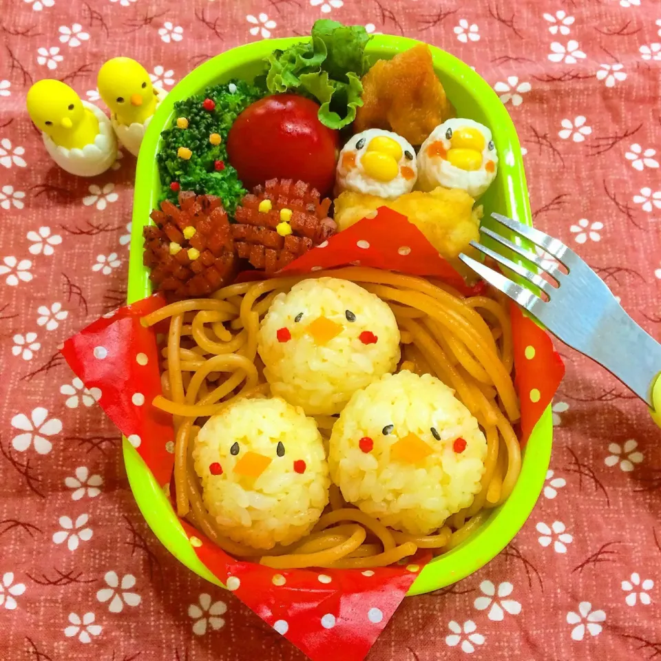 巣籠もりヒヨコ🐣ちゃん弁当。|ゆりねかふぇさん