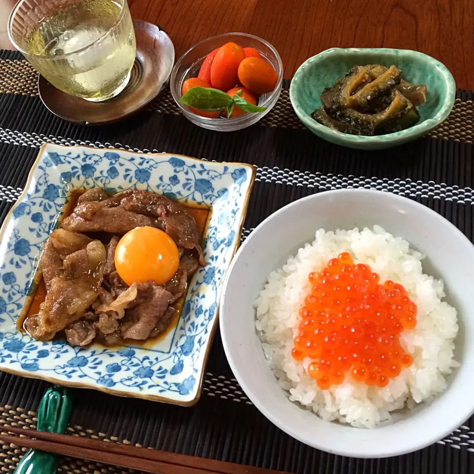 いくらご飯
知床牛のすき焼き
ゴーヤと蒟蒻の味噌煮|qtyucoさん