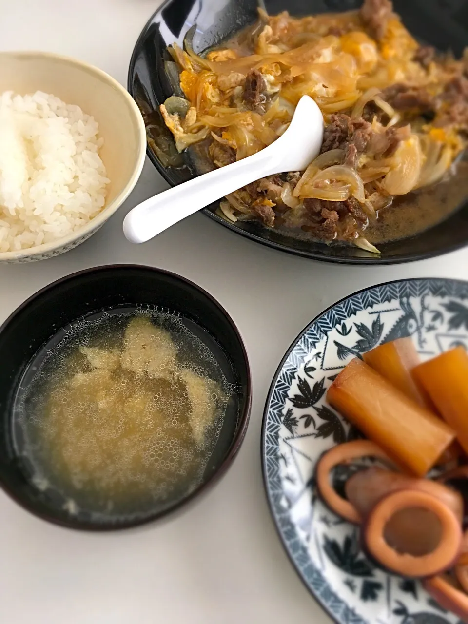 お昼は他人丼と烏賊と大根の炊いたん、青柚子とパルミジャーノの溶き卵スープ。|mattさん