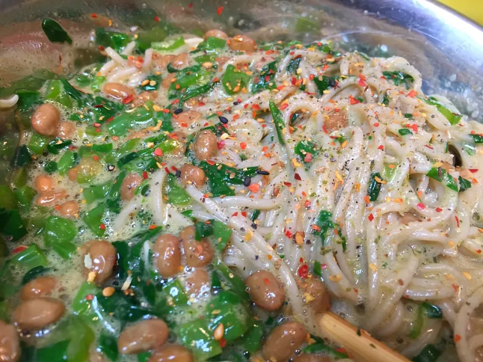 自然農場のつるむらさきで、
夏向き納豆たまご蕎麦|Hiroo  Higuchiさん